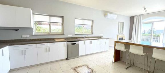 5 bedrooms Villa in Germasogeia, Cyprus No. 18206 2