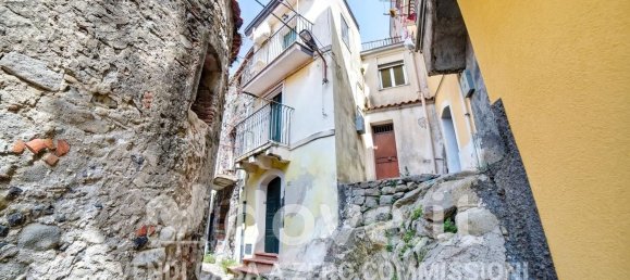 3 bedrooms House in Castiglione di Sicilia, Italy No. 311974 31