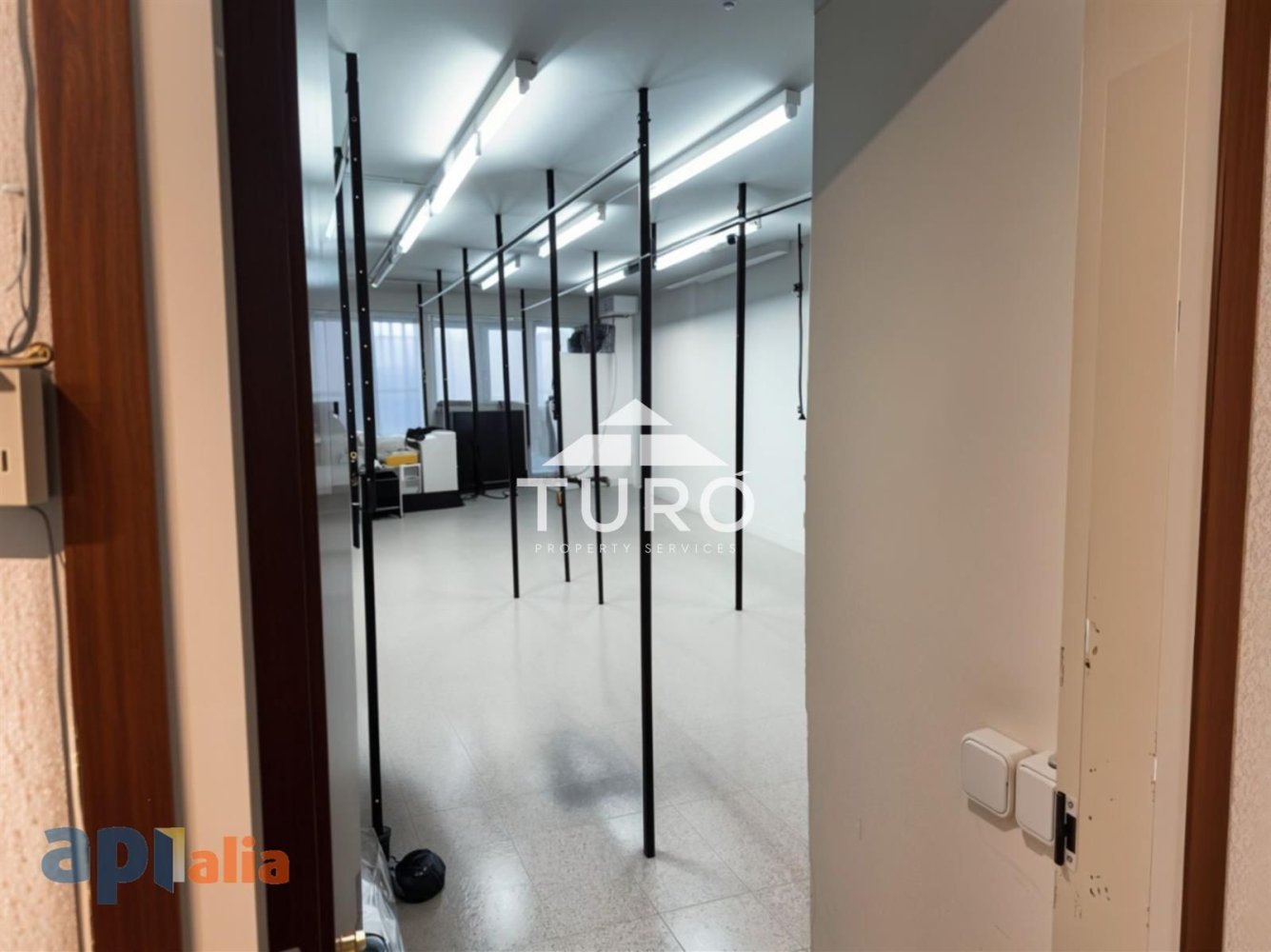 Edificio en Esplugues de Llobregat, Spain 327 m² No. 142124