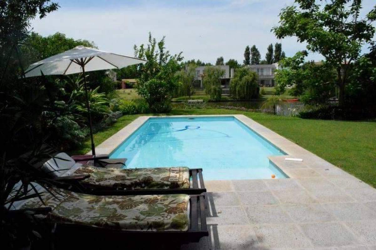 4 bedrooms House in Tigre, Argentina No. 64545