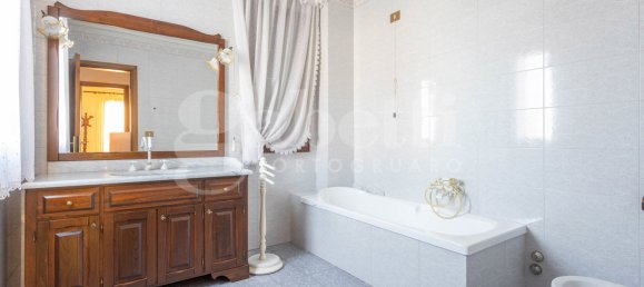 3 Schlafzimmer Villa in San Michele al Tagliamento, Italy, Nr. 263661 20