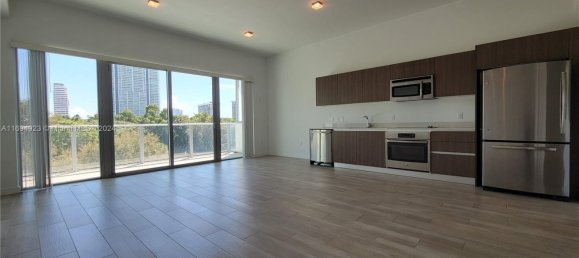  عقار تجاري في Miami, الولايات المتحدة 52.58متر مربع رقم 614090 2