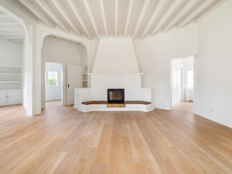 3 bedrooms Villa in Cascais, Portugal No. 198763