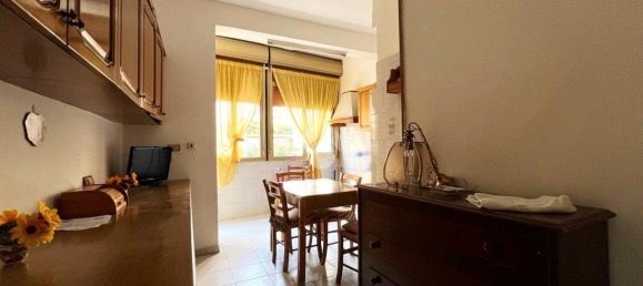 2-salle Appartement à Palermo, Italy No. 7013 5