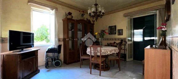 2-salle Appartement à Palermo, Italy No. 7013 11