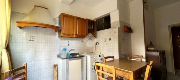 2-salle Appartement à Palermo, Italy No. 7013 3