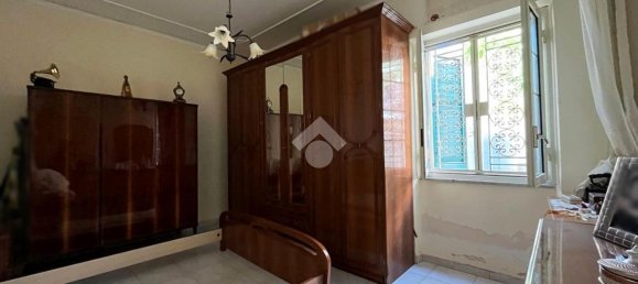 2-salle Appartement à Palermo, Italy No. 7013 13