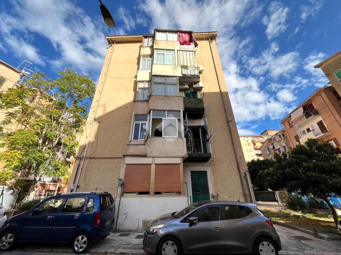 2-salle Appartement à Palermo, Italy No. 7013