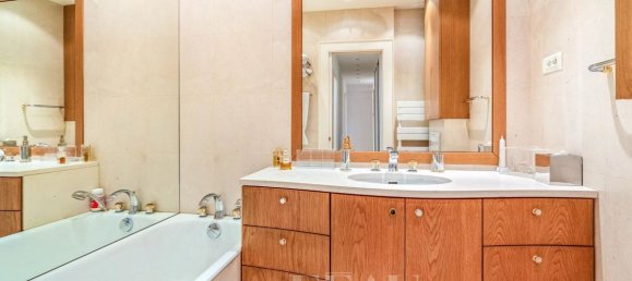 3 chambres Appartement à Neuilly-sur-Seine, France No. 352038 11