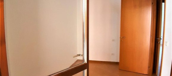 3 rooms Apartment in Guastalla, Italy No. 93063 13