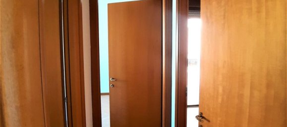3 rooms Apartment in Guastalla, Italy No. 93063 6