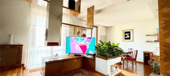 3 Schlafzimmer Haus in Seveso, Italy, Nr. 25153 3