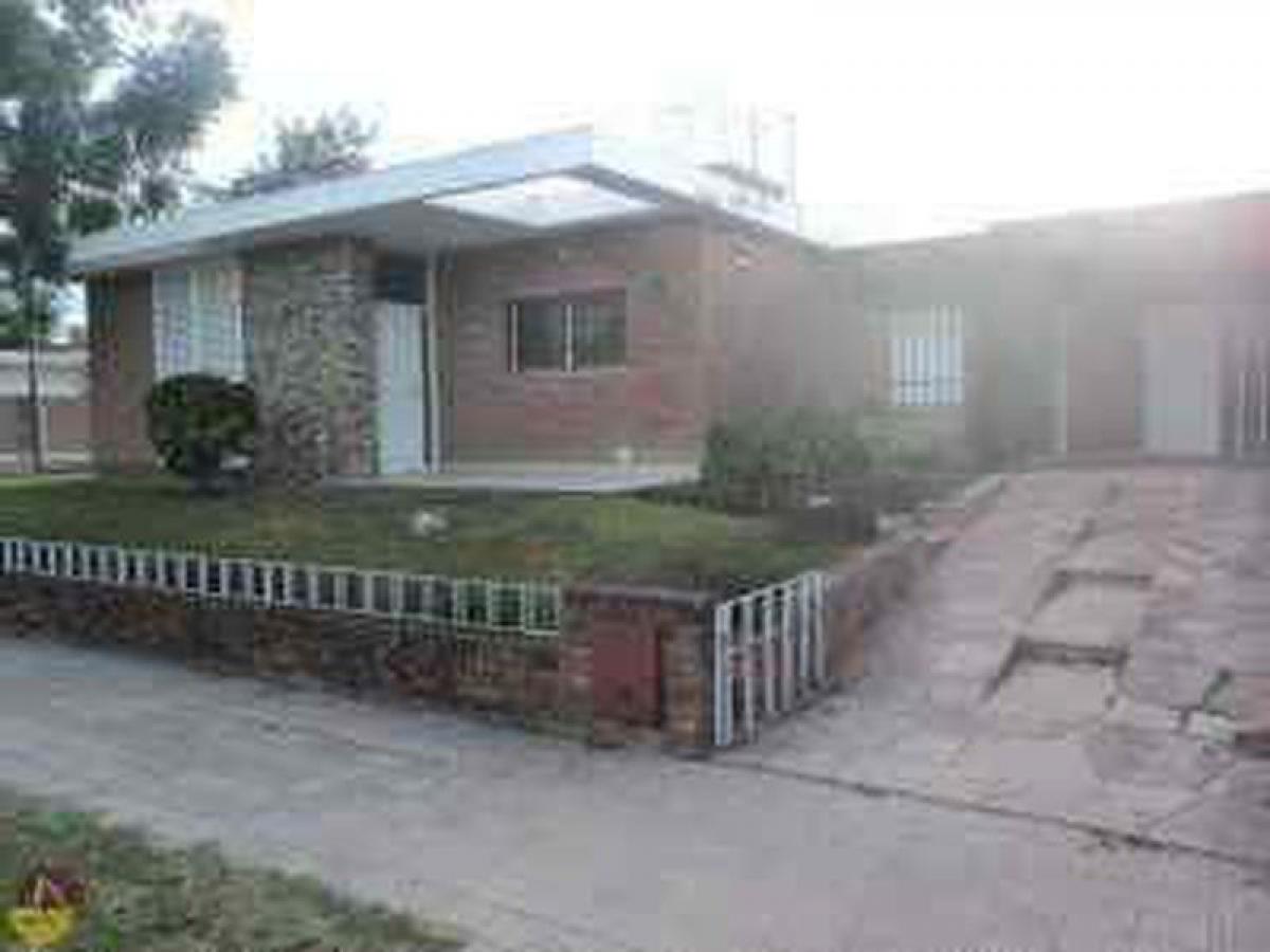 3 bedrooms House in Cordoba, Argentina No. 60531