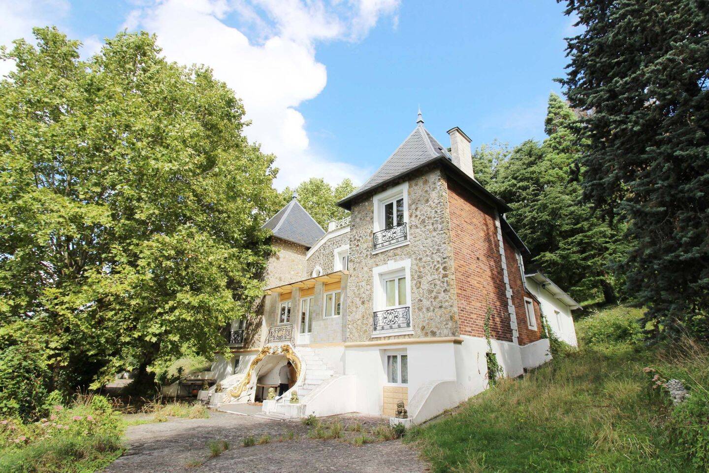 16 rooms Castles in Champigny-sur-Marne, France No. 333905