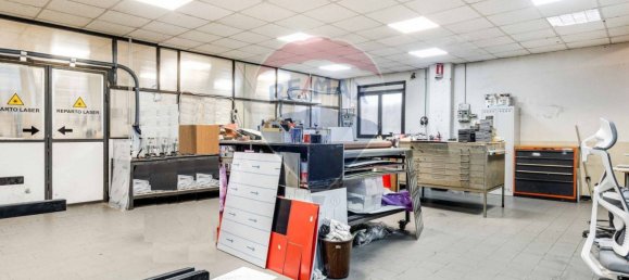2-Zimmer Gewerbliche Immobilie in Samarate, Italy, Nr. 58565 15