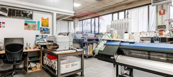 2-Zimmer Gewerbliche Immobilie in Samarate, Italy, Nr. 58565 8