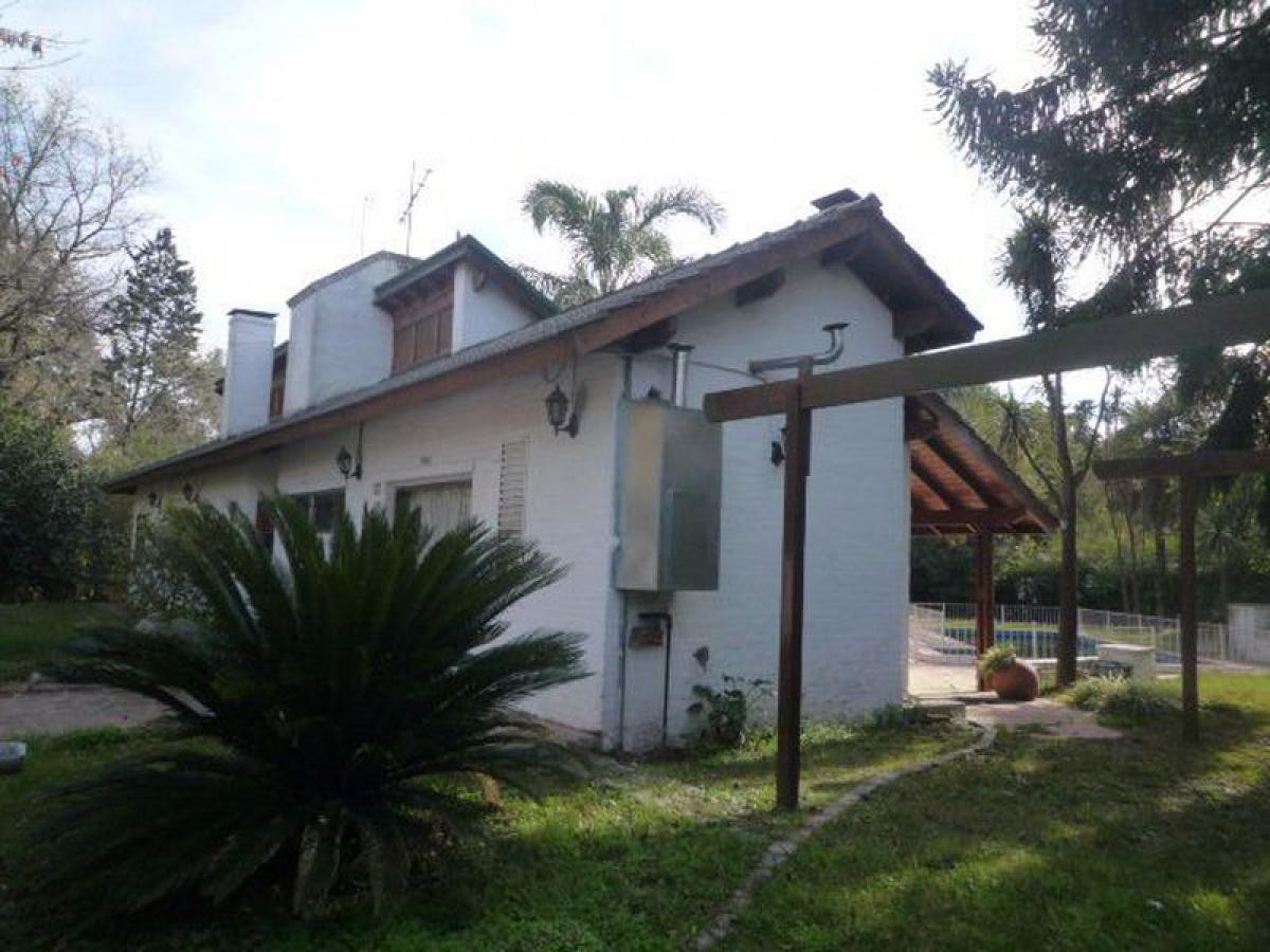 125m² Farm in Jose C. Paz, Argentina No. 112436