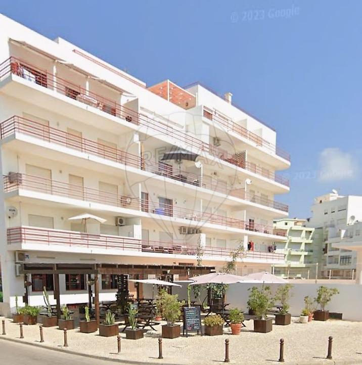 128m² Commercial property in Quarteira, Portugal No. 225591