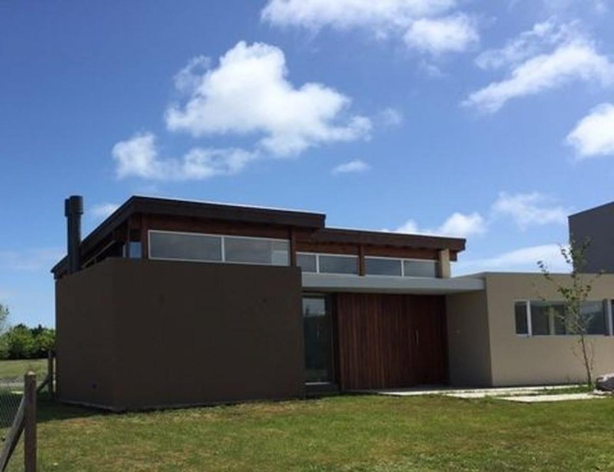 3 bedrooms House in Mar del Plata, Argentina No. 77037