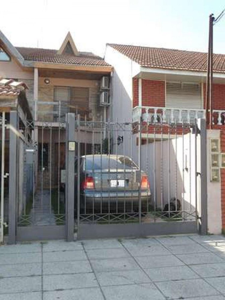 3 bedrooms House in Bermudez, Argentina No. 60537