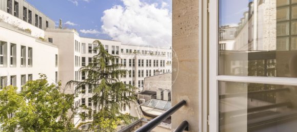 Studio in Paris, France No. 350656 8