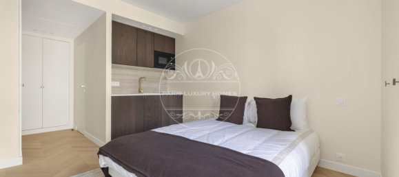 Studio in Paris, France No. 350656 4