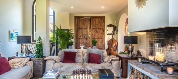 Casa de 3 dormitorios en Estepona, Spain No. 142073 4