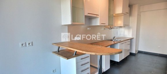 2 bedrooms Apartment in Suresnes, France No. 164019 4