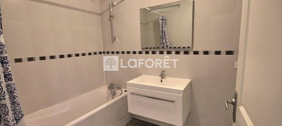 2 bedrooms Apartment in Suresnes, France No. 164019 6