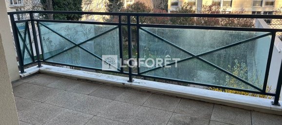 2 bedrooms Apartment in Suresnes, France No. 164019 9