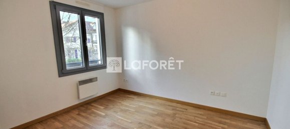 2 bedrooms Apartment in Suresnes, France No. 164019 10