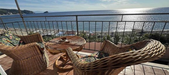 3 bedrooms Apartment in Noli, Italy No. 372373 9