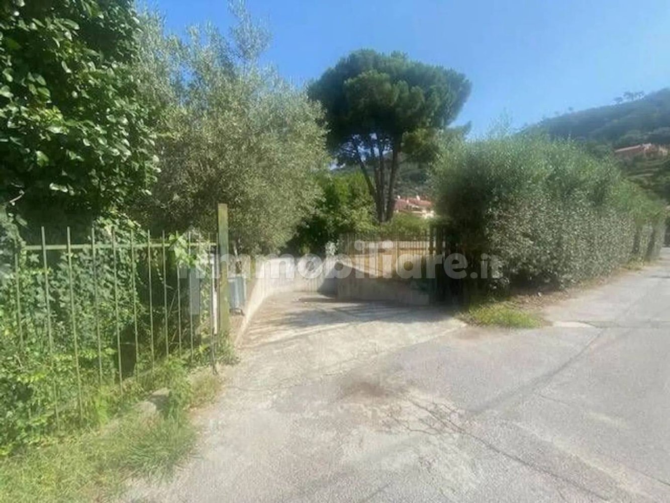 Гараж 33м² в Альбисола Супериоре, Италия № 285714