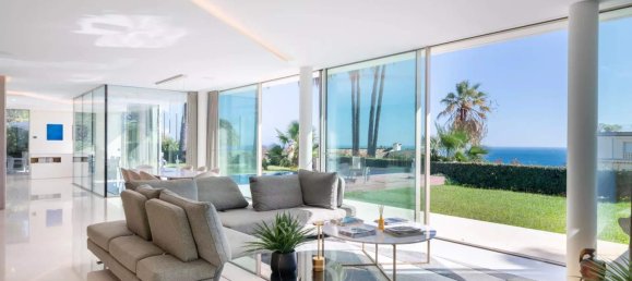 6 bedrooms Villa in Cannes, France No. 246444 12