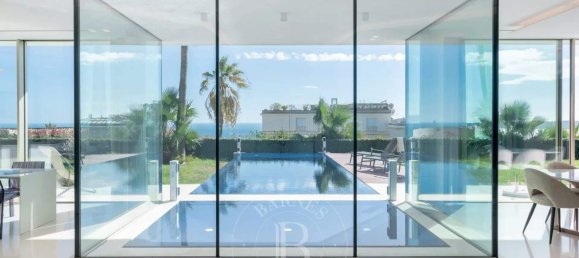 6 bedrooms Villa in Cannes, France No. 246444 8