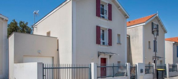 4 Schlafzimmer Haus in Yves, France, Nr. 319581 2