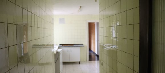 Квартира с 4 спальнями в Леон, Испания № 156964 3