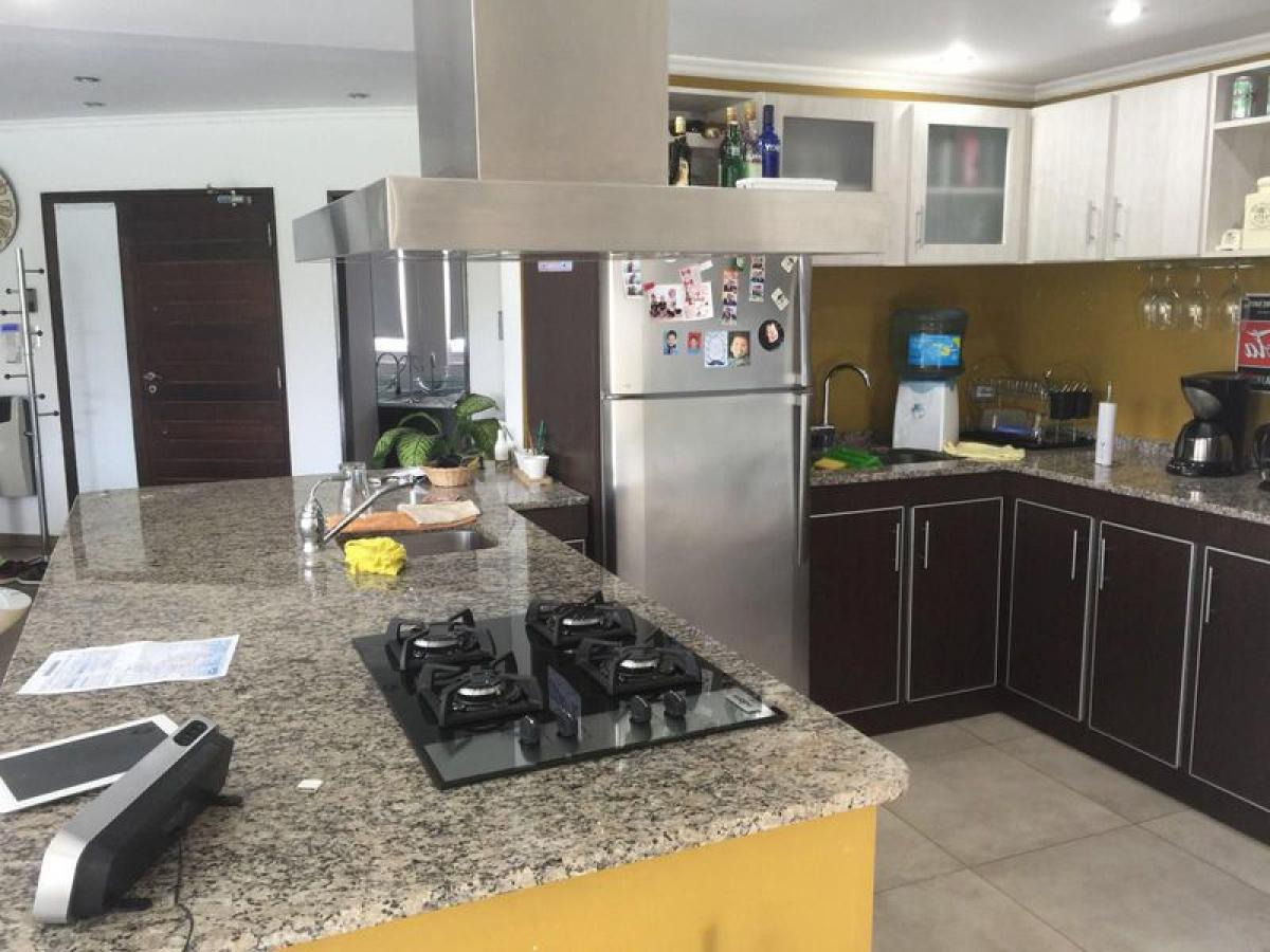 Casa de 3 dormitorios en Santa Fe, Argentina No. 11934