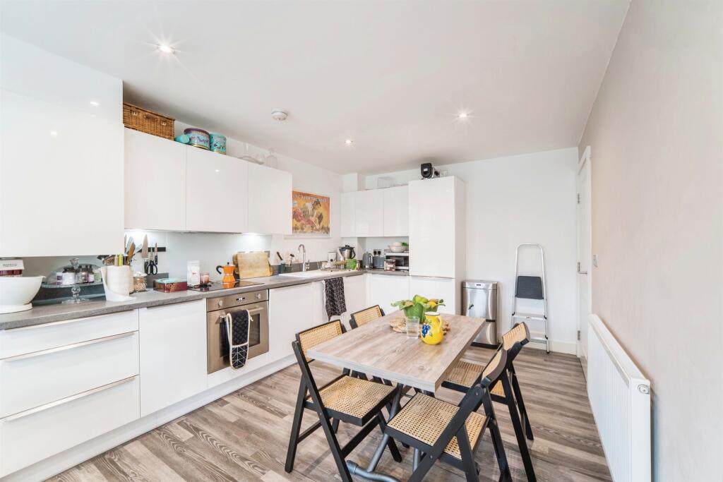 1 bedroom Apartment in Watford, United Kingdom No. 6814