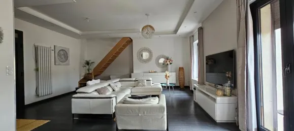 Dúplex de 4 dormitorios en Saint-Etienne, France No. 351099 3