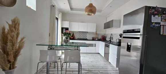 Dúplex de 4 dormitorios en Saint-Etienne, France No. 351099 4