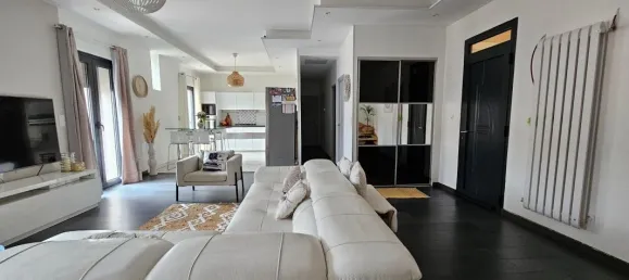 Dúplex de 4 dormitorios en Saint-Etienne, France No. 351099 2