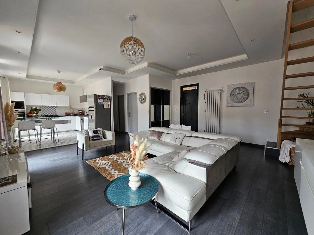 Dúplex de 4 dormitorios en Saint-Etienne, France No. 351099