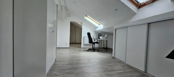 Dúplex de 4 dormitorios en Saint-Etienne, France No. 351099 14