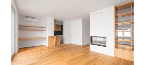 4 bedrooms Villa in Lisbon, Portugal No. 105985 12