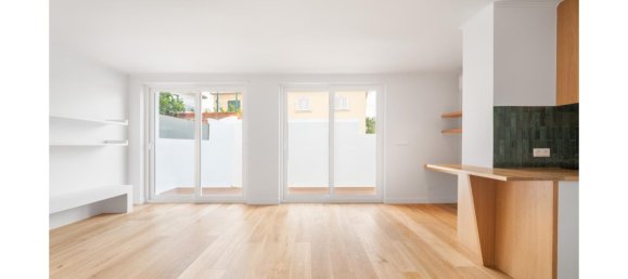 4 bedrooms Villa in Lisbon, Portugal No. 105985 13