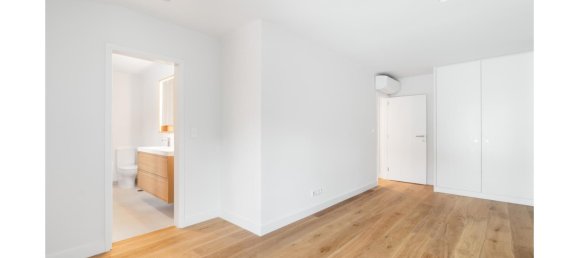 4 bedrooms Villa in Lisbon, Portugal No. 105985 32