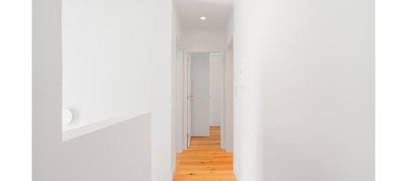 4 bedrooms Villa in Lisbon, Portugal No. 105985 30