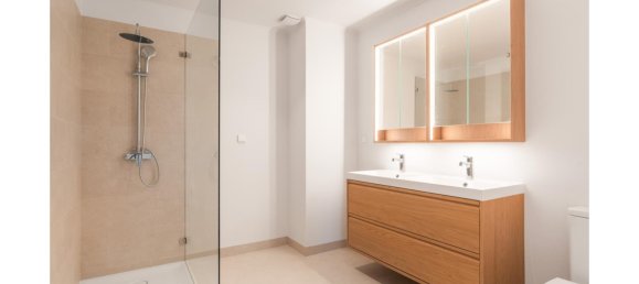 4 bedrooms Villa in Lisbon, Portugal No. 105985 43