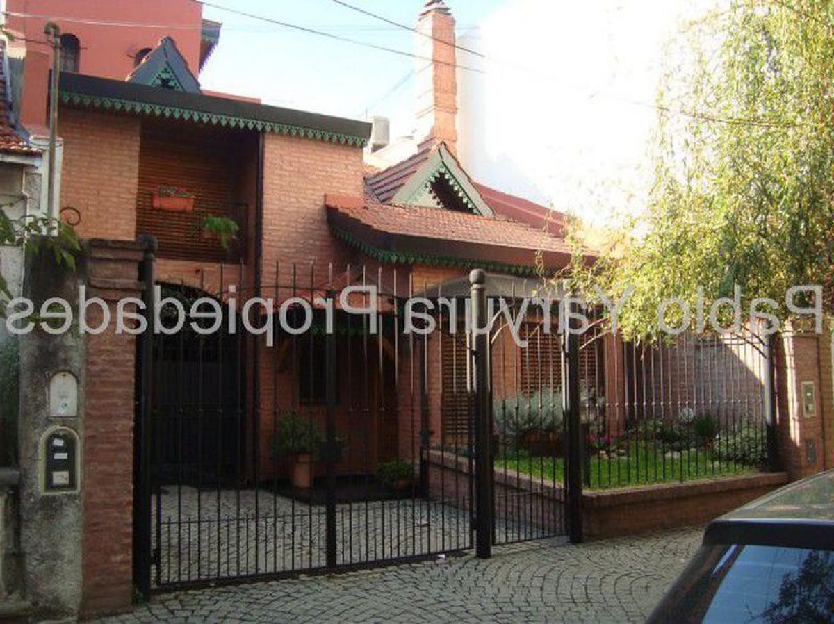 4 bedrooms House in Tres de Febrero, Argentina No. 12792